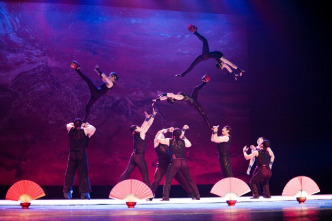 Εθνικό Θέατρο Ακροβατών της Κίνας: Οι καλύτεροι ακροβάτες του κόσμου στο Christmas Theater