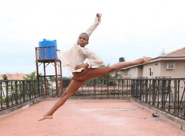 Το αγόρι από τη Νιγηρία που γοήτευσε το διαδίκτυο πήρε υποτροφία για να σπουδάσει χορό στις ΗΠΑ
