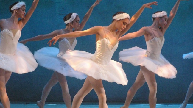 Μια μπαλαρίνα εξηγεί γιατί θαυμάζει το corps de ballet
