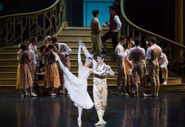 Paris Opera Ballet: Το μπαλέτο Σταχτοπούτα σε χορογραφία Ρούντολφ Νουρέγιεφ διαθέσιμο στο διαδίκτυο