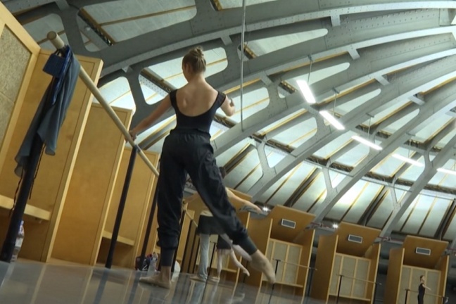 Οι χορευτές του Μπαλέτου του Παρισιού επέστρεψαν στη σκηνή της Όπερας Γκαρνιέ