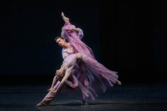 Μεγάλα ονόματα του χώρου της μόδας σχεδιάζουν κοστούμια για το New York City Ballet