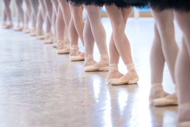 Πως είναι τα μαθήματα μπαλέτου σε διάσημες Σχολές Χορού του κόσμου