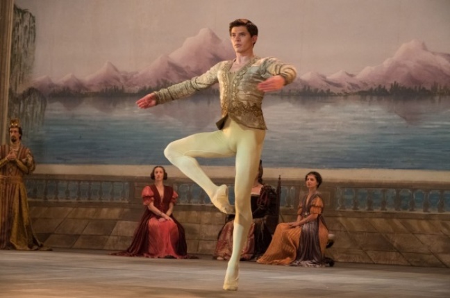 Oleg Ivenko: Όσα δεν γνωρίζετε για τον χορευτή που υποδύεται τον Νουρέγιεφ στην ταινία White Crow