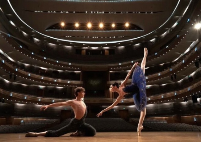A Creative Workshop of Young Choreographers: Έργα νέων χορογράφων στη σκηνή του Mariinsky (video)