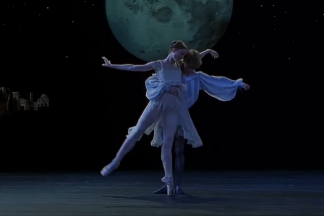 Η σπουδαία μπαλαρίνα Julie Kent σχολιάζει τις πιο διάσημες σκηνές μπαλέτου από ταινίες (video)