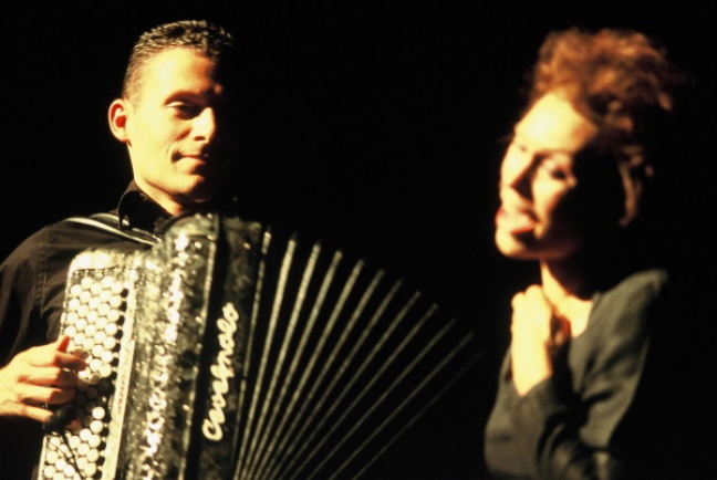 Piaf: Μια ζωή στο φως και στην σκιά - Μια παράσταση αφιερωμένη στην Εντίθ Πιάφ στο Christmas Theater